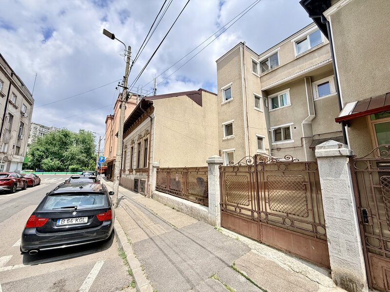 Unirii, Piata Regina Maria si Rond Cosbuc / casa individuala / D+P+E1+E2